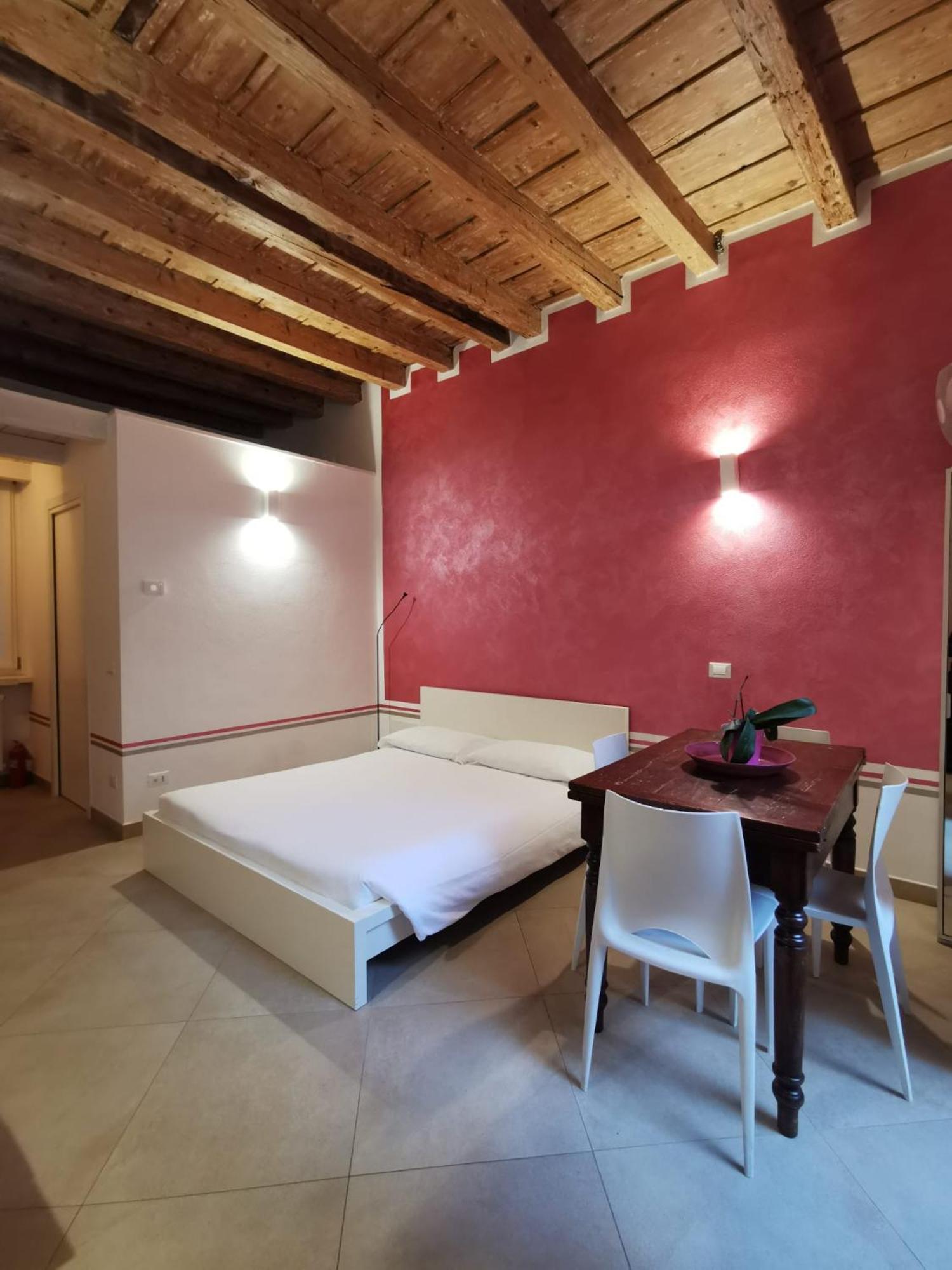 Flora Inn, Super Sweet - Centro Apartament