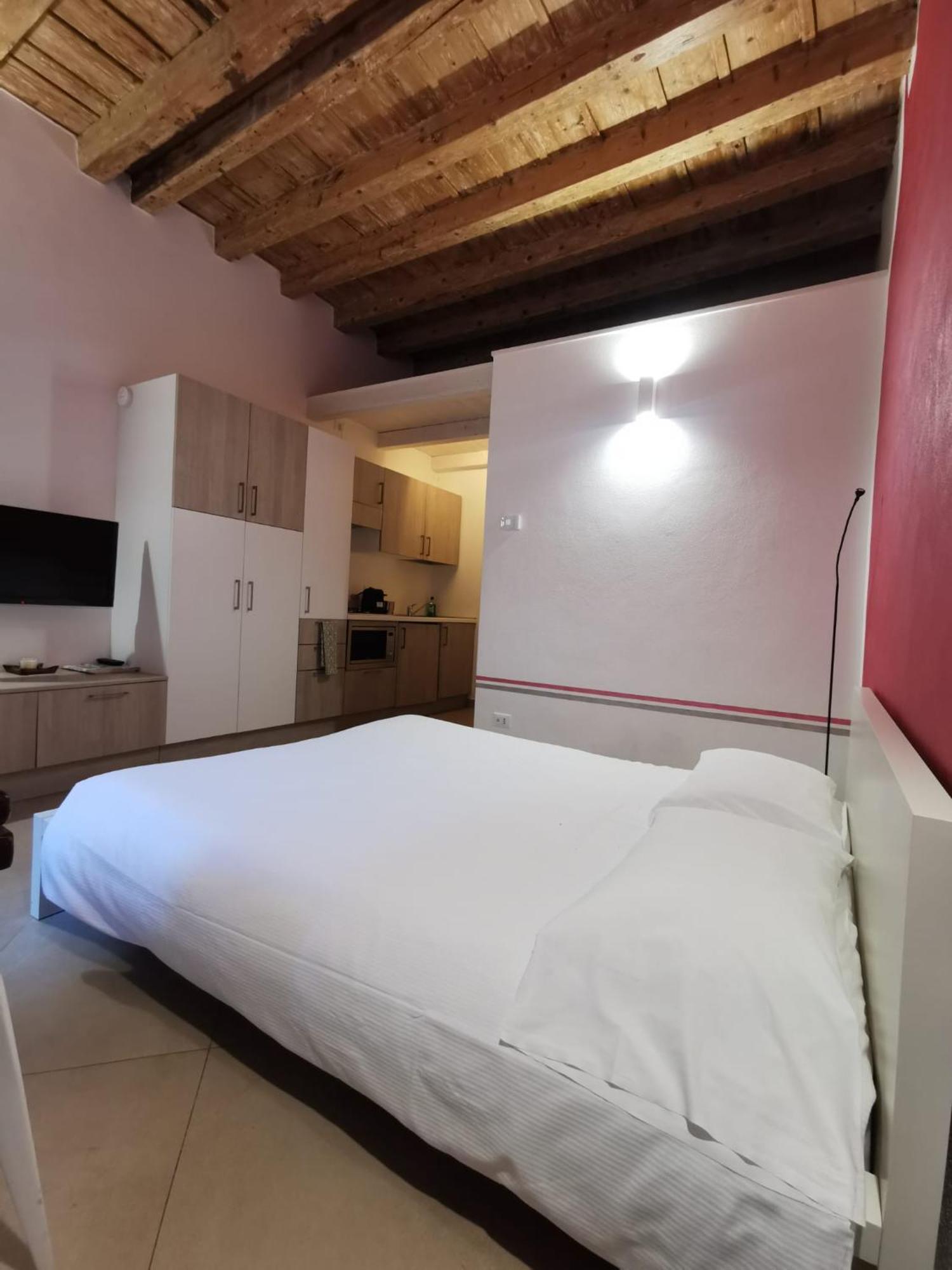 Flora Inn, Super Sweet - Centro Apartament *